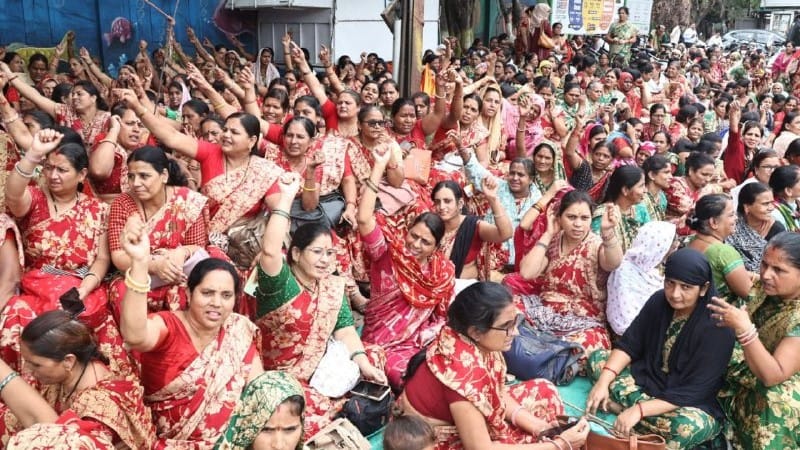 indore news anganwadi aandolan protest