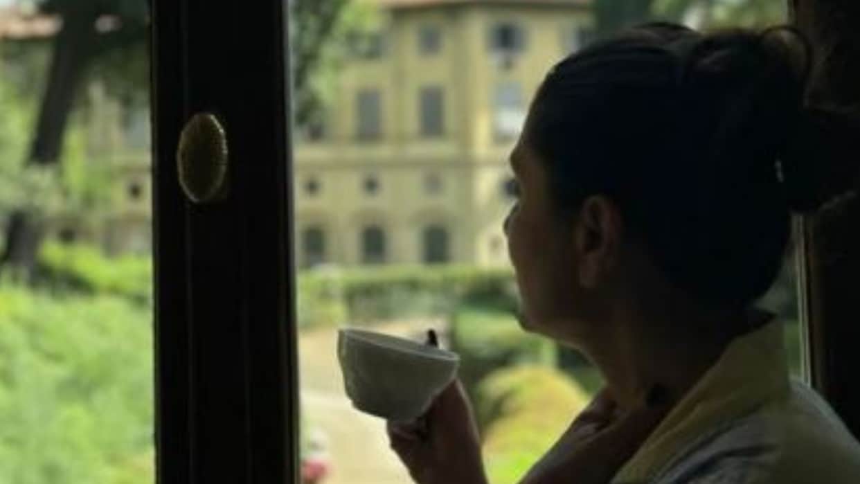 Saif Ali Khan Turns Photographer For Wife Kareena Kapoor We Cant Even imagine singham again actress says SAK