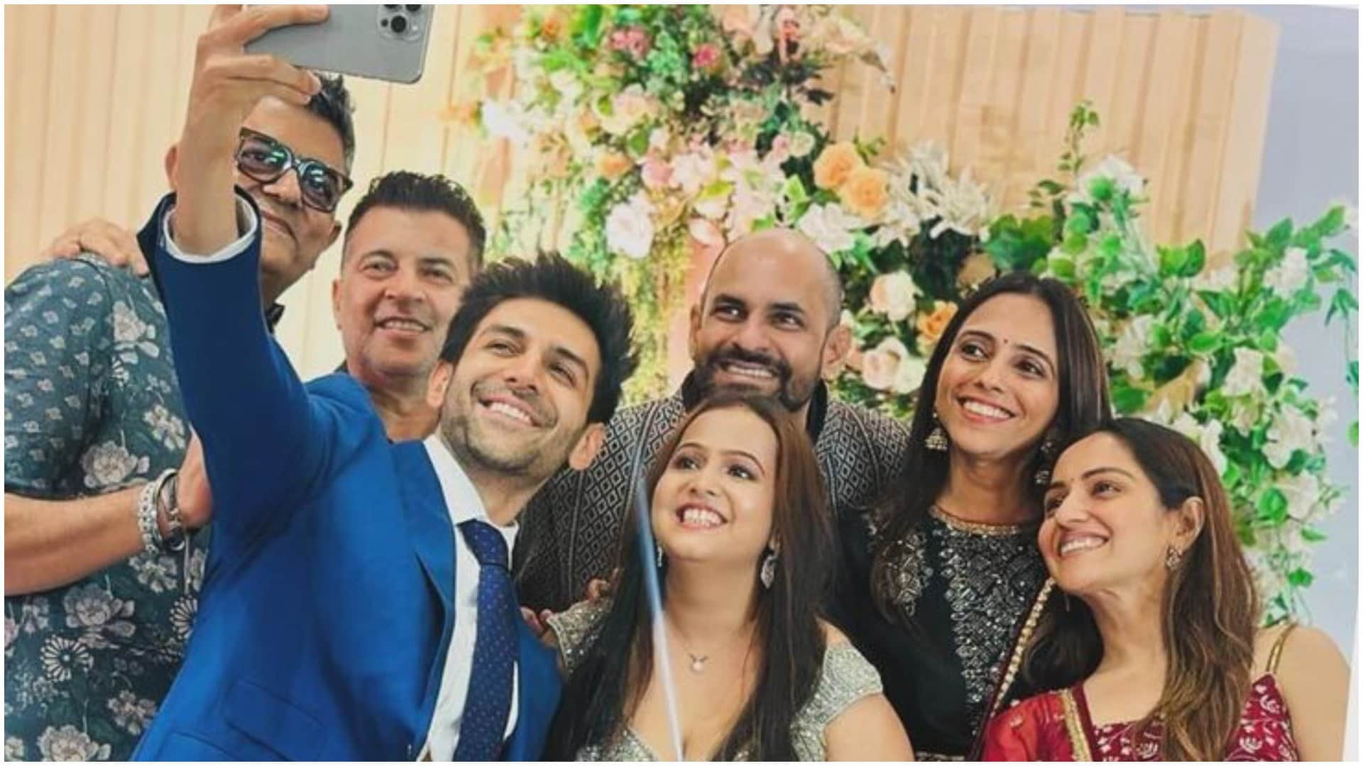Kartik Aaryan Attended The Wedding of Satyaprem Ki Katha director Sameer Vidwans and Juilee Sonalkar See Post