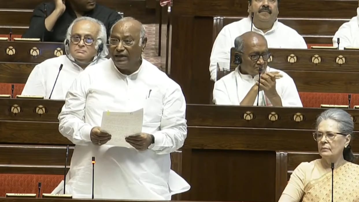 Mallikarjun Kharge Waves Away Minister In Prerna Sthal Row
