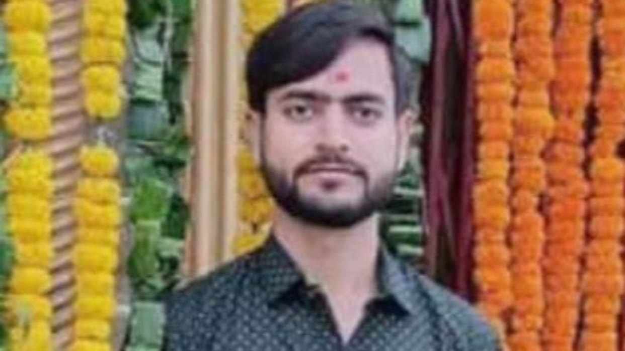 man dies crashed by roadways bus in budaun