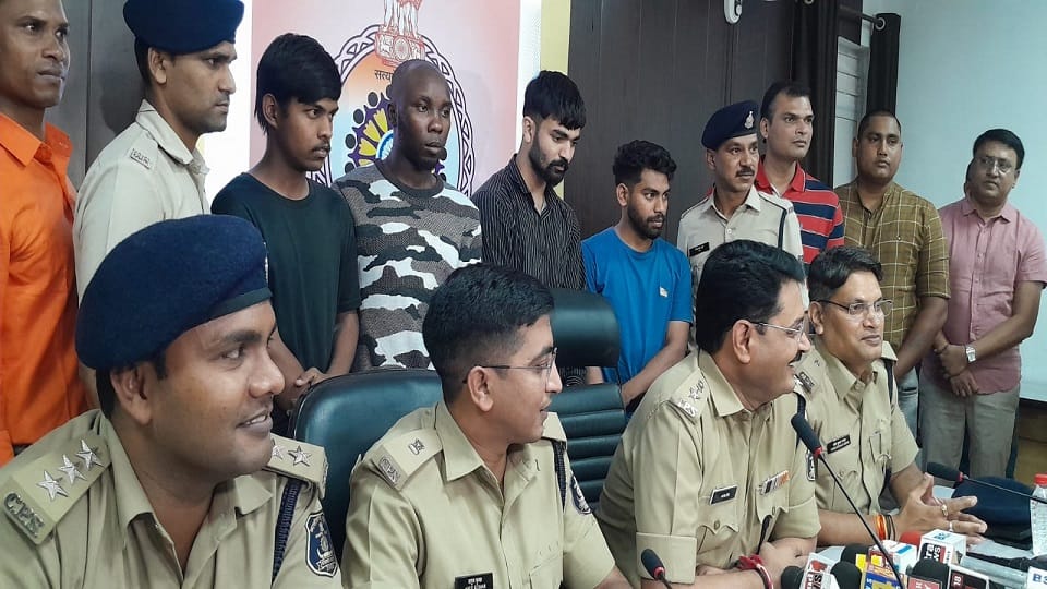 Four cunning fraudsters including two international thugs arrested in Bilaspur