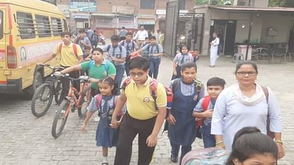 UP: All schools opened in Moradabad, children were welcomed after vaccination