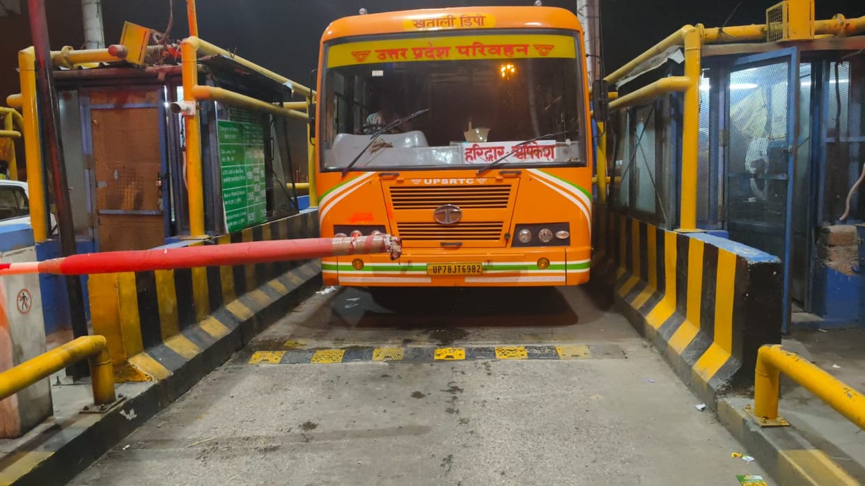 Toll tax on six-ten tyre trucks and buses increased by five rupees