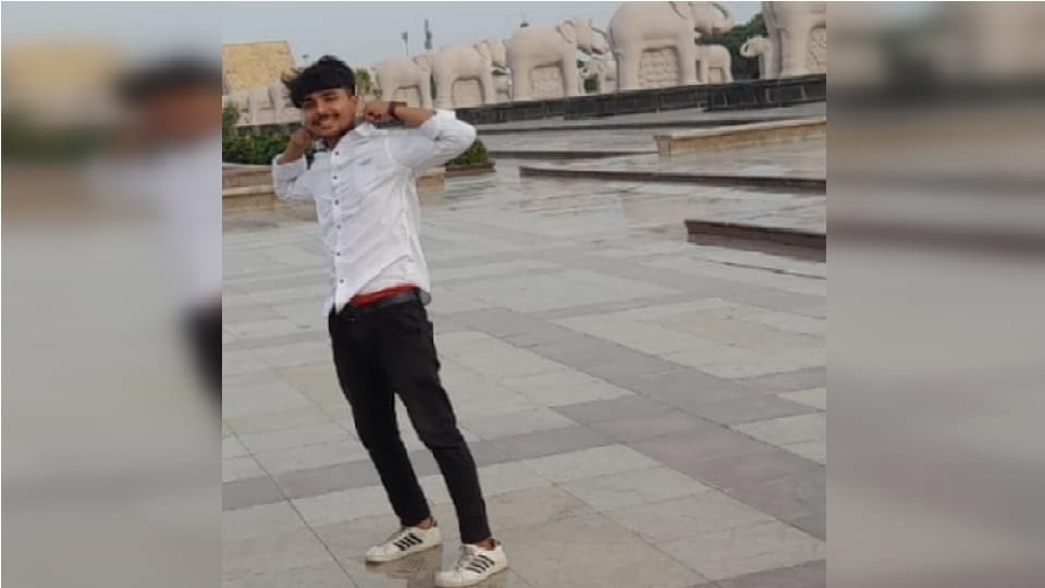 YouTuber climbs tower to increase views in Greater Noida