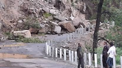 Rudraprayag-Gaurikund Highway debris fell from the hill in Fata rain roads closed Chamoli tharali Dewal