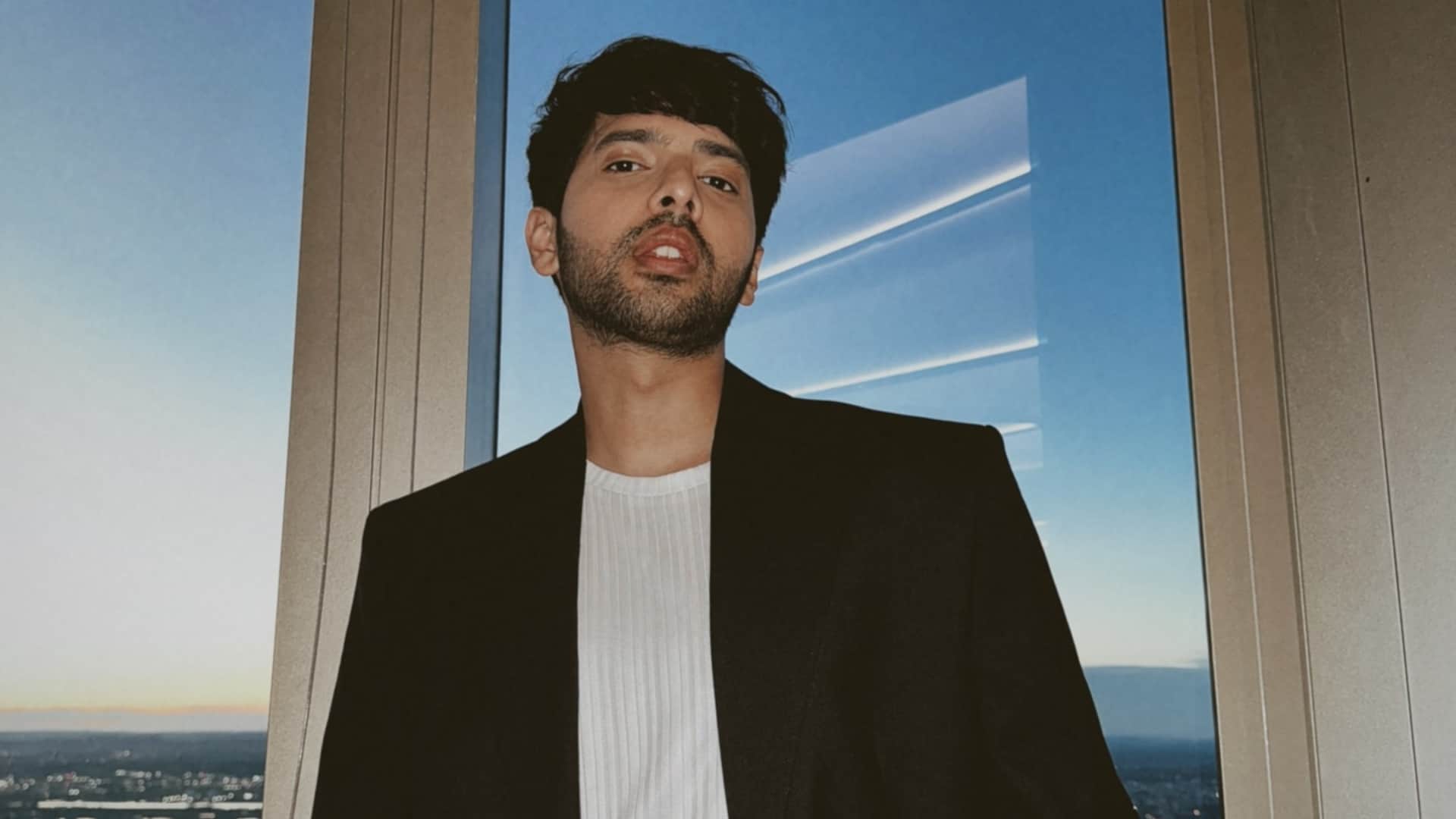 Singer armaan malik issues clarification for confusing people him with bigg boss ott 3 contestant armaan malik