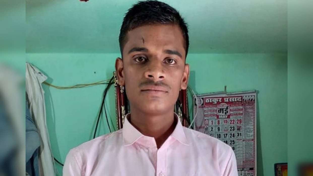 Bihar News: Unknown criminals shot a young man in Gaya, he died during treatment, angry relatives set fire