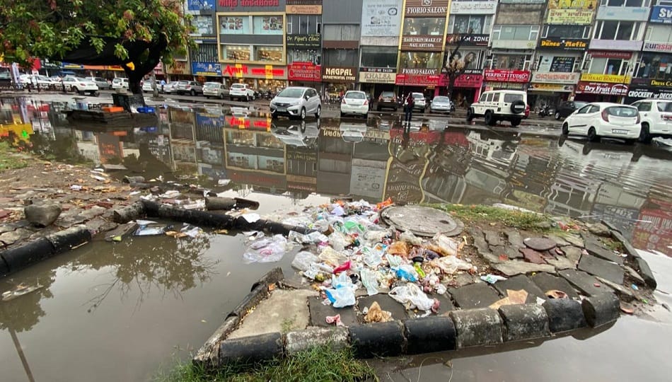 heavy rain in Chandigarh over tricity see photos gallery traffic jam in Zirakpur