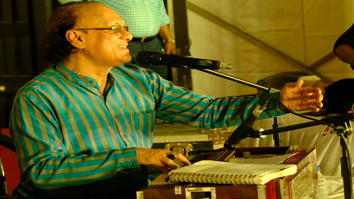 On third day of Malhar Mahotsa in Gorakhpur, chief guest Padmashree Ghazal singer Chandan Das performed