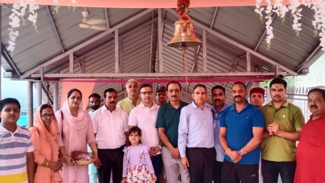 4th Grenadier offered a 36 kg brass bell In Jawalamukhi Temple