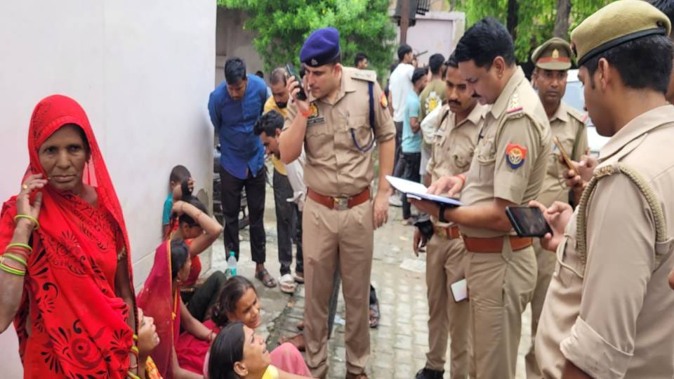 soldier on duty died of heart attack after seeing pile of dead bodies in medical college in Etah