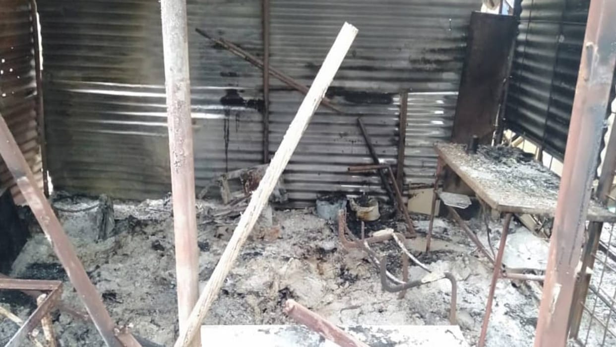 Anuppur Unruly elements set fire to shop traders reached police station and demanded action