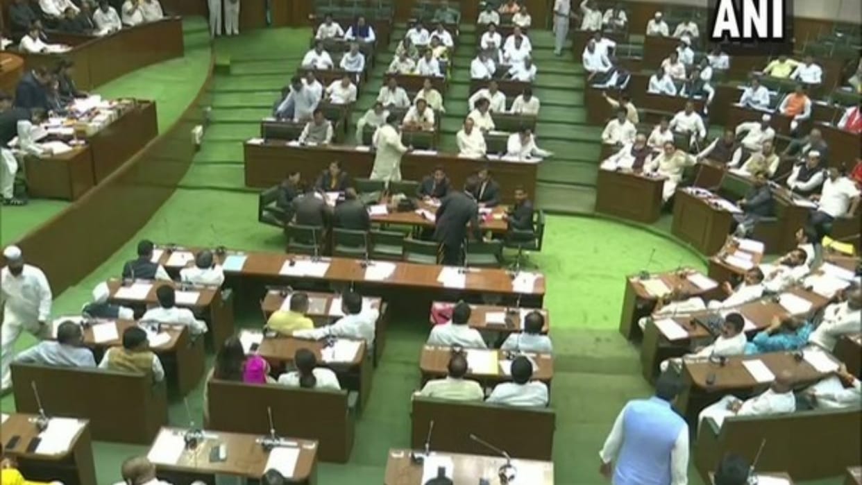 Maharashtra: Danve suspended frm assembly for 5 days using abusive language, proceeding disrupted due to uproa