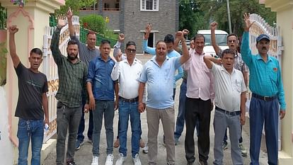 Demonstration of Munakot villagers at Collectorate