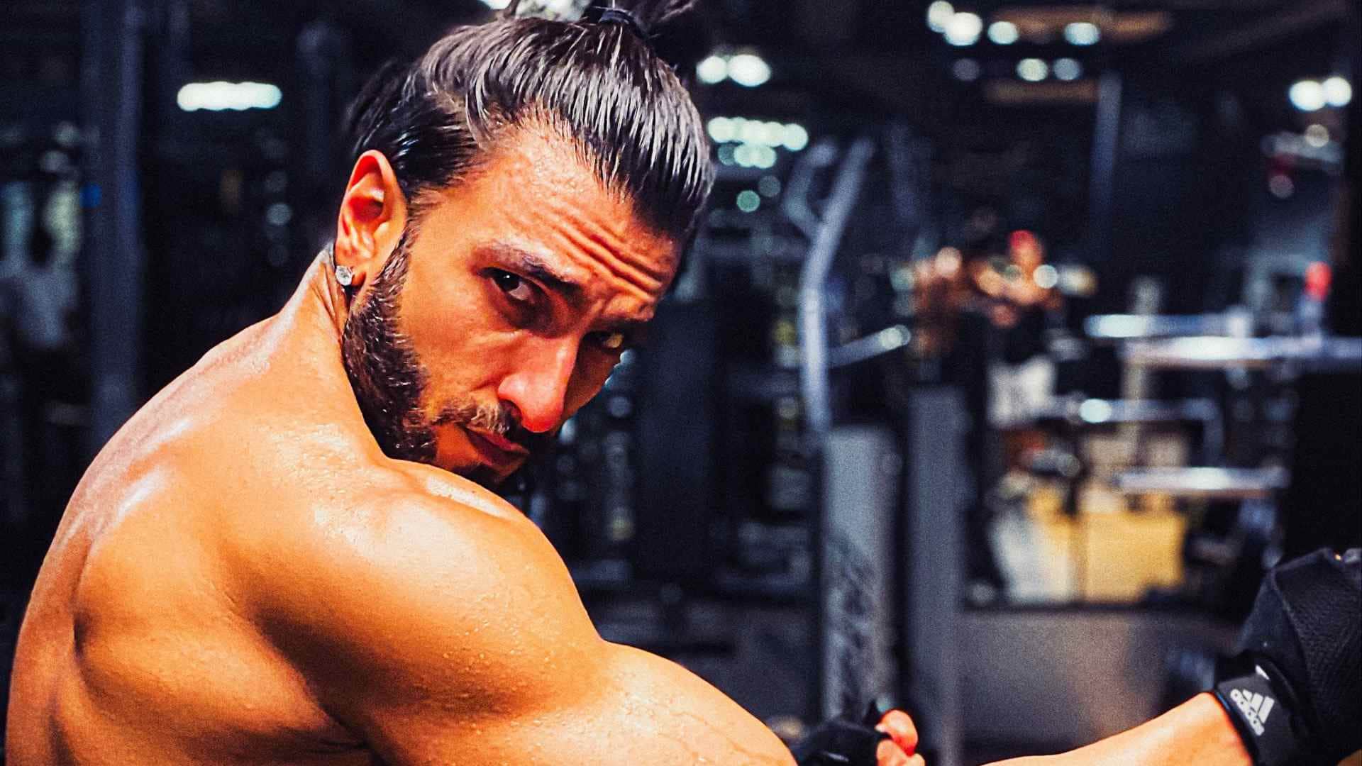 Actor Ranveer Singh starrer film Anniyan hindi remake shelved director s shankar confirms Indian 2 kamal hassa