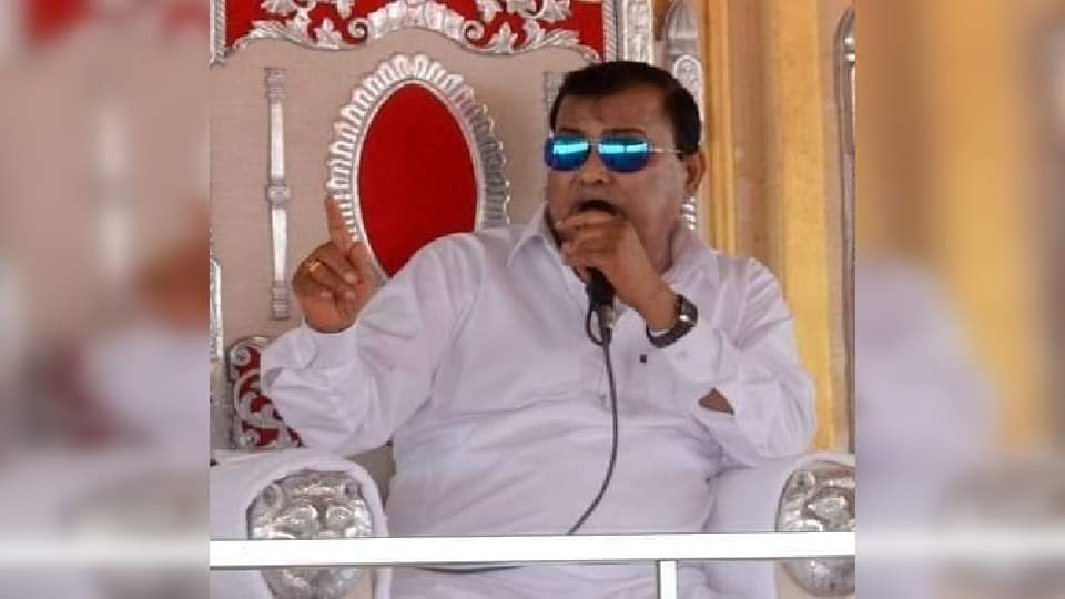 Hathras Stampede Case  Son removed amulet from mother dead body and trampled it with his feet