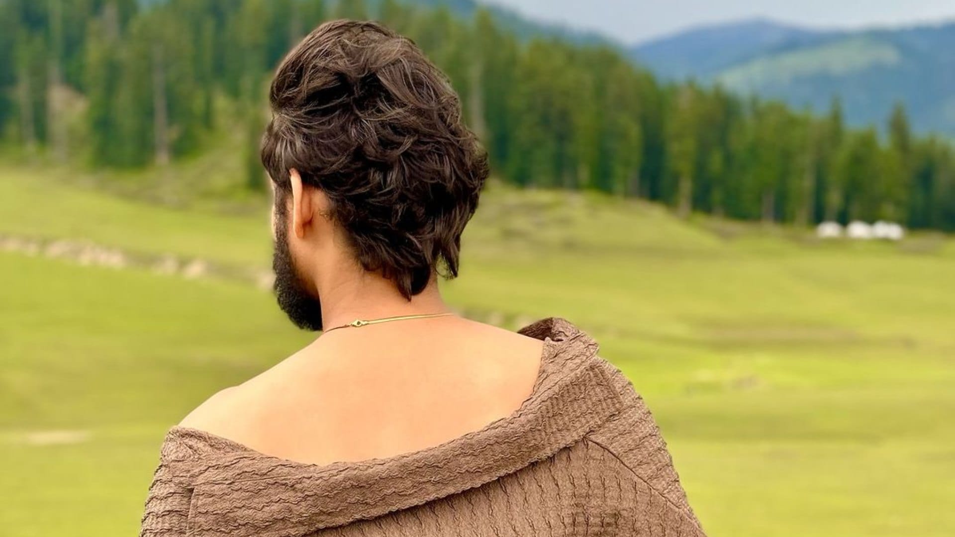 Samarth Jurel latest look has sparked a lot of speculations regarding his possible foray into film industry