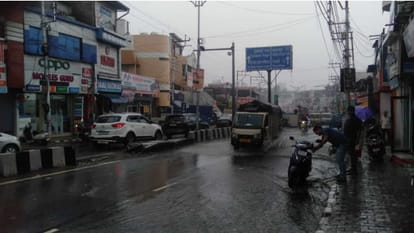Heavy rain in Uttarakhand waterlogging water accumulated on roads watch Photos