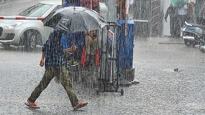 Yellow alert issued today for heavy rain in six districts including Dehradun in Uttarakhand.