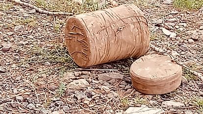 Jammu : पुंछ में दहशतगर्दी की साजिश नाकाम, बारामुला में लश्कर का मददगार पकड़ा; कुपवाड़ा में आतंकी ठिकाना ध्वस्त Jammu: Terror plot foiled in Poonch, Lashkar helper caught in Baramulla