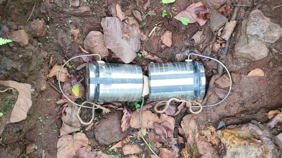 Kondagaon and Kanker police took joint action and recovered two IED bombs of five kg each