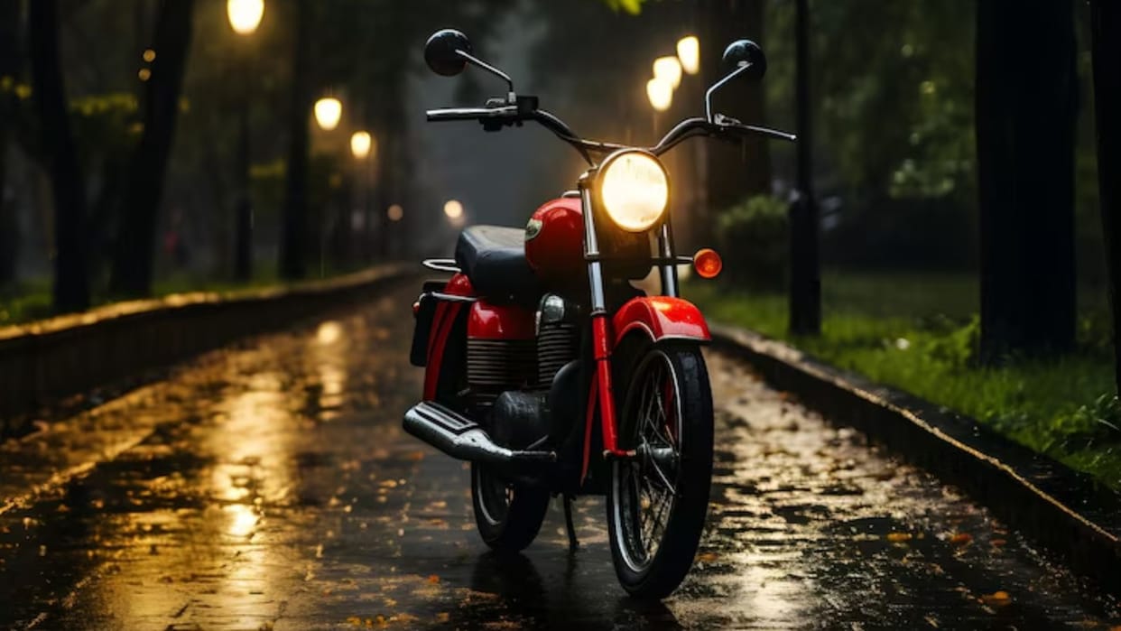 two wheeler maintenance tips in rainy season