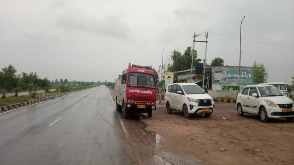 Bhole Baba present in Mainpuri Ashram with his followers Police cordoned off area fire engines also reached