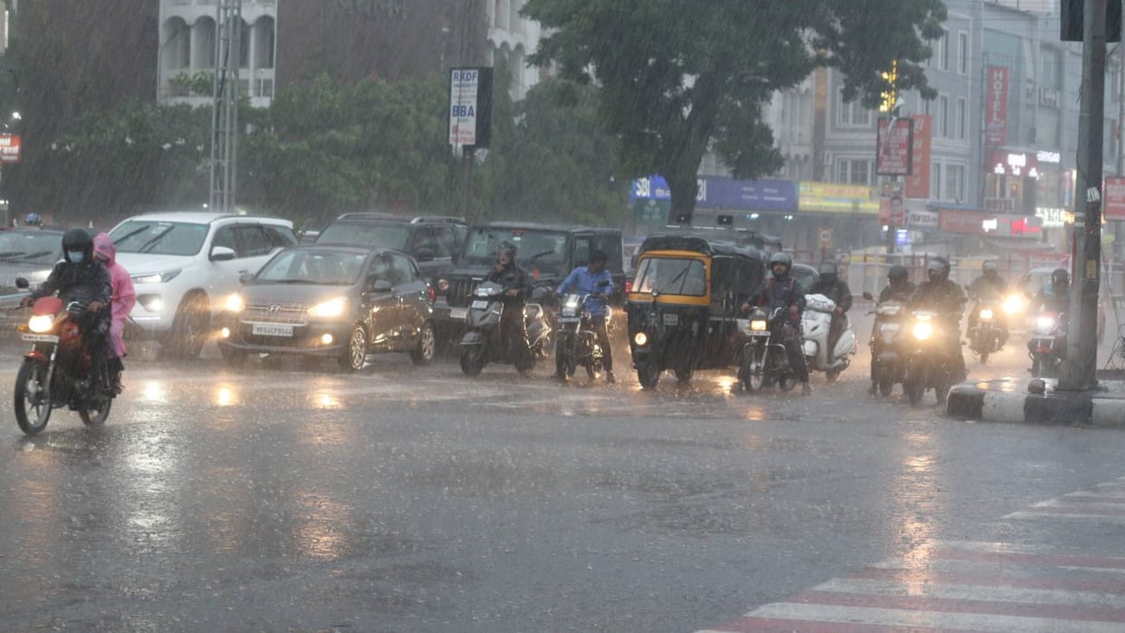 MP Weather: Two systems active in the state, heavy rain in many districts including the capital bhopal