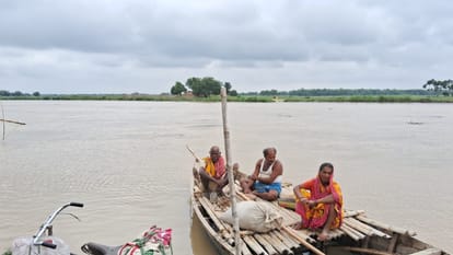Bihar: Chachari bridge of Atrar Ghat washed away due to rising water level of Bagmati, Pipa bridge submerged