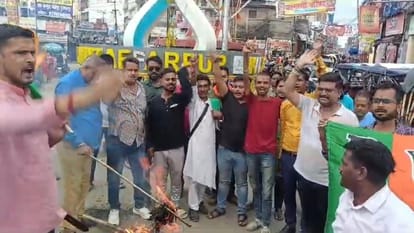 Bihar News: BJP Yuva Morcha protested against Rahul Gandhi in Gopalganj and Muzaffarpur, says apologize