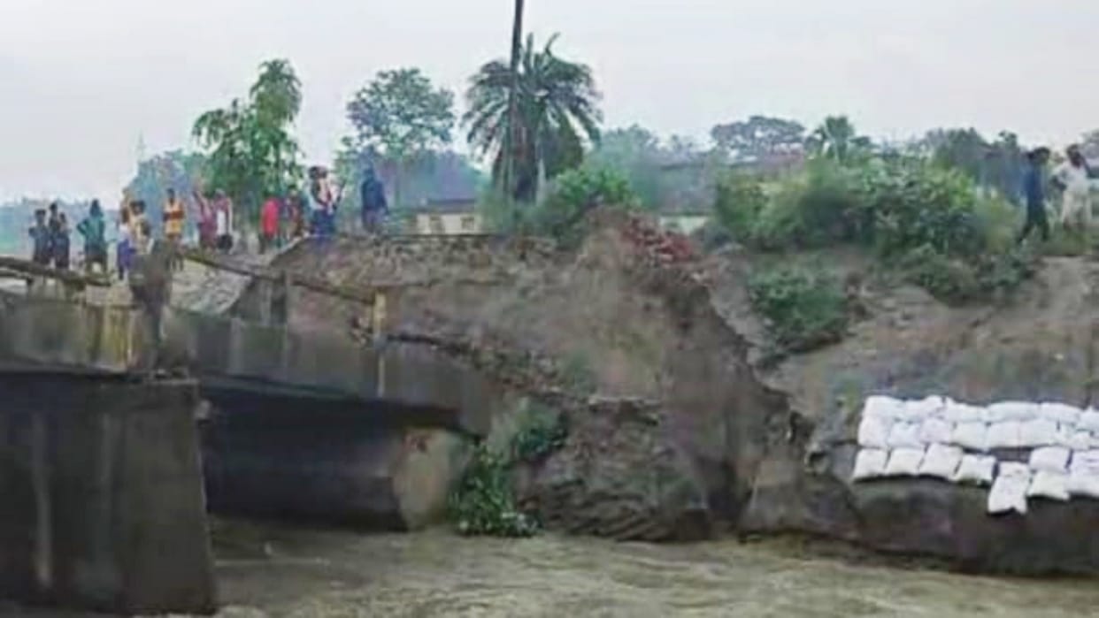 Bihar News: Three bridges collapsed in one day in Siwan; 200 villages affected, roads completely closed