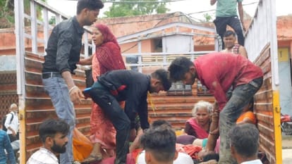 Hathras Stampede Incident Stampede broke out during satsang in Hathras