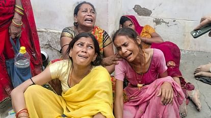 Hathras Stampede: सिपाही से बने 'चमत्कारी बाबा' पर नया खुलासा, पुलिस जांच में सामने आया चौंकाने वाला सच Hathras Stampede narayan sakar hari was arrested 24 years ago for claiming to revive dead daughter