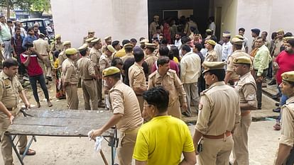Hathras Stampede: सिपाही से बने 'चमत्कारी बाबा' पर नया खुलासा, पुलिस जांच में सामने आया चौंकाने वाला सच Hathras Stampede narayan sakar hari was arrested 24 years ago for claiming to revive dead daughter