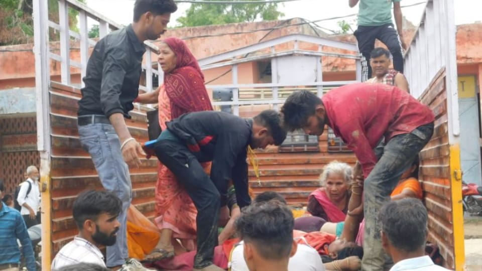 Hathras Stampede news girl died of heart attack after seeing the dead bodies at hospital