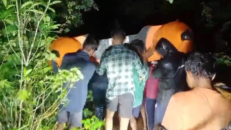 Three youths drowned while bathing, SDRF team rescued them safely