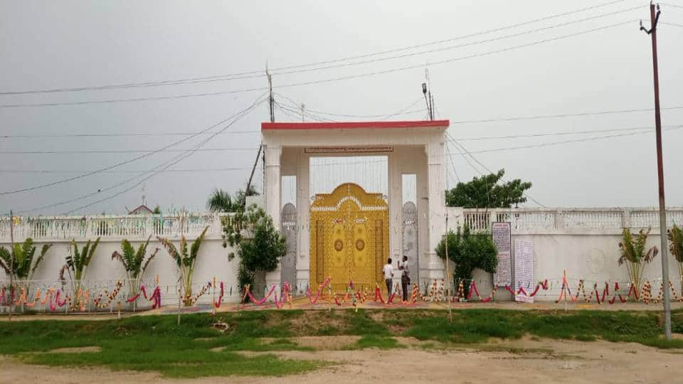 Suddenly number of followers started decreasing in Saakar Hari Ashram in Mainpuri