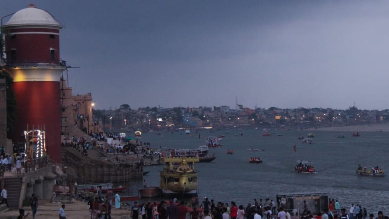 weather humidity increased air in varanasi heavy rain this week crowd gathered at ghats
