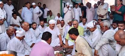 नरेश टिकैत