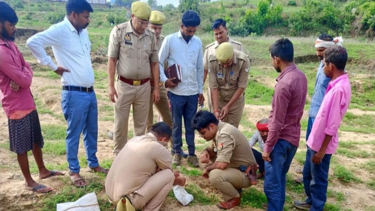Newborn body taken out from soil in sonbhadra Postmortem will done along with the mother