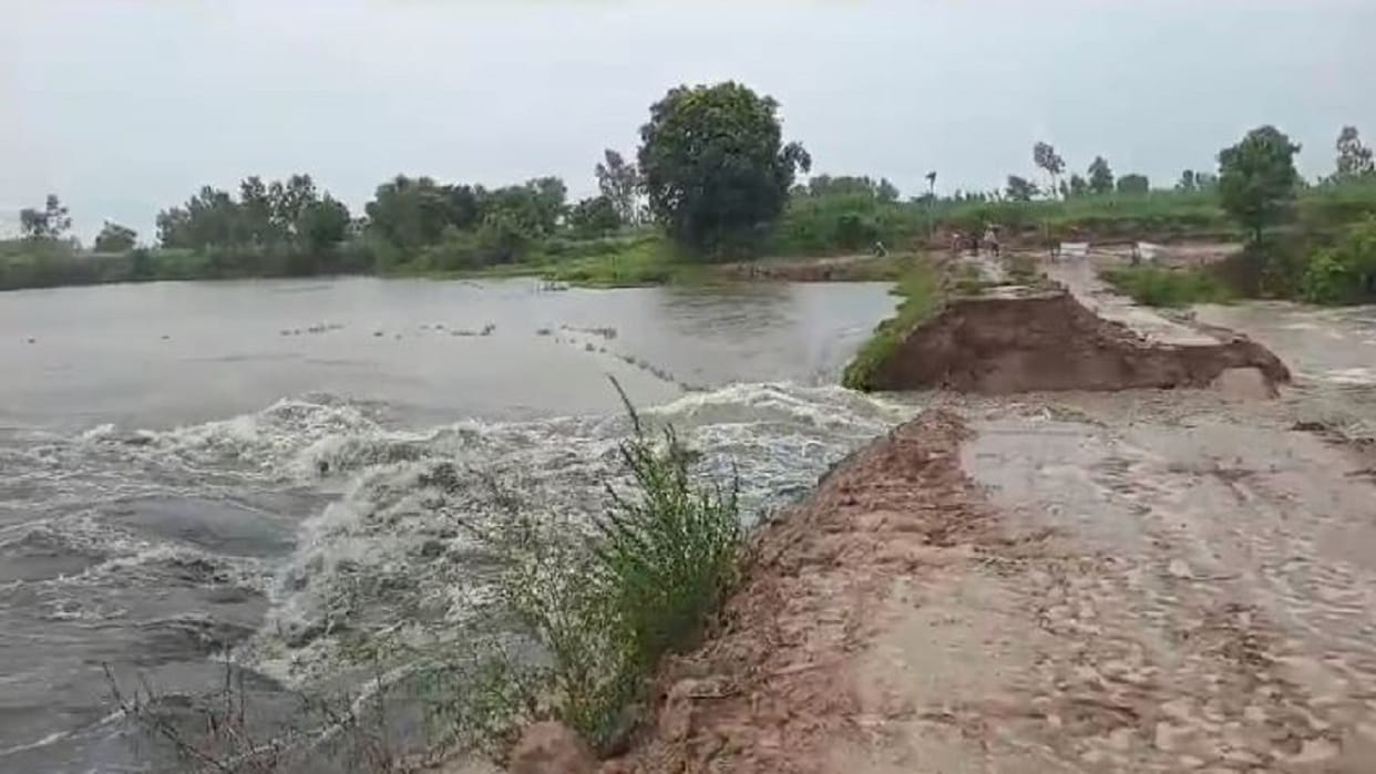 Bahgul river overflowing due to heavy rains in Bareilly