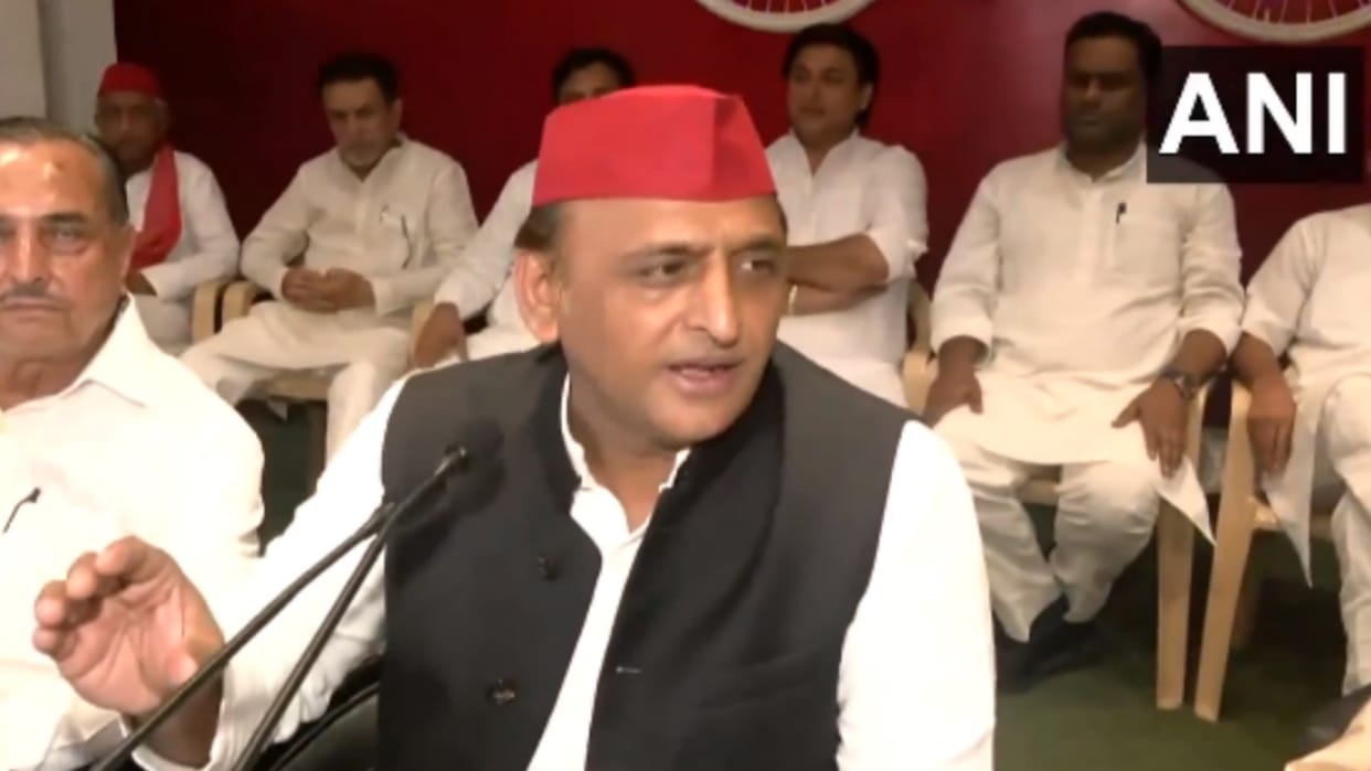 Akhilesh Yadav raises questions on arrest in Hathras stampede.
