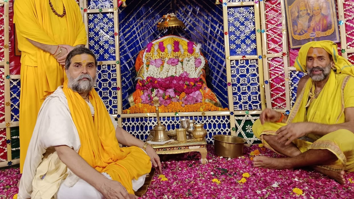 Fool bangla Jhanki in Dashrath mahal Ayodhya.