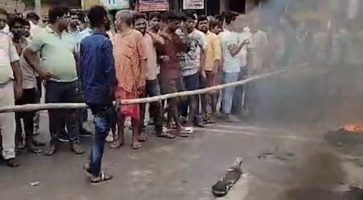 Bihar News: Uproar against murder in Patna; People took to the streets in Digha, demanding arrest of murderer
