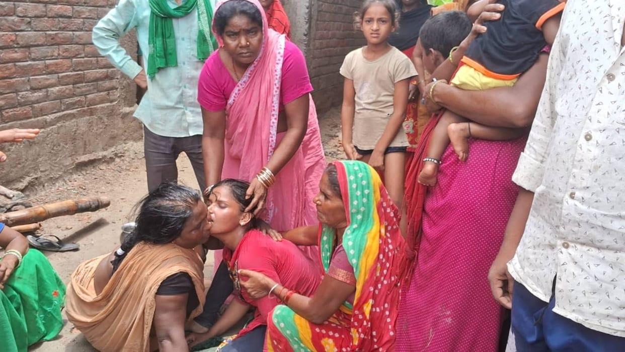 Chhapra News One youth died in road accident another seriously injured incident in Derni police station area