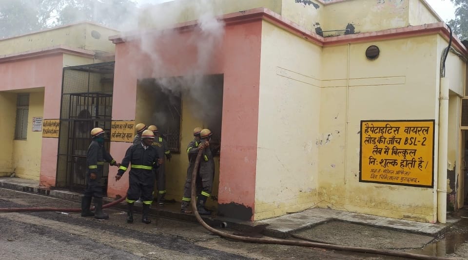 Moradabad: Fire broke out in trauma centre of district hospital, causing stampede among patients and relatives