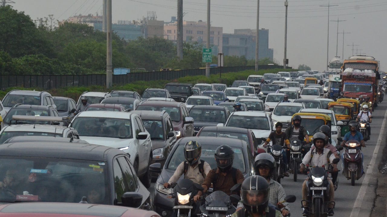 Mausam Ki Jankari Waterlogging in Gurugram due to Four hours of rain