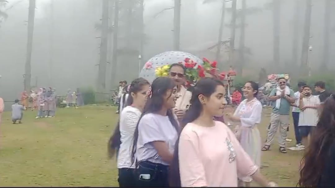 jammu udhampur  Patnitop Weather : First fog of monsoon season in tourist spot Patnitop