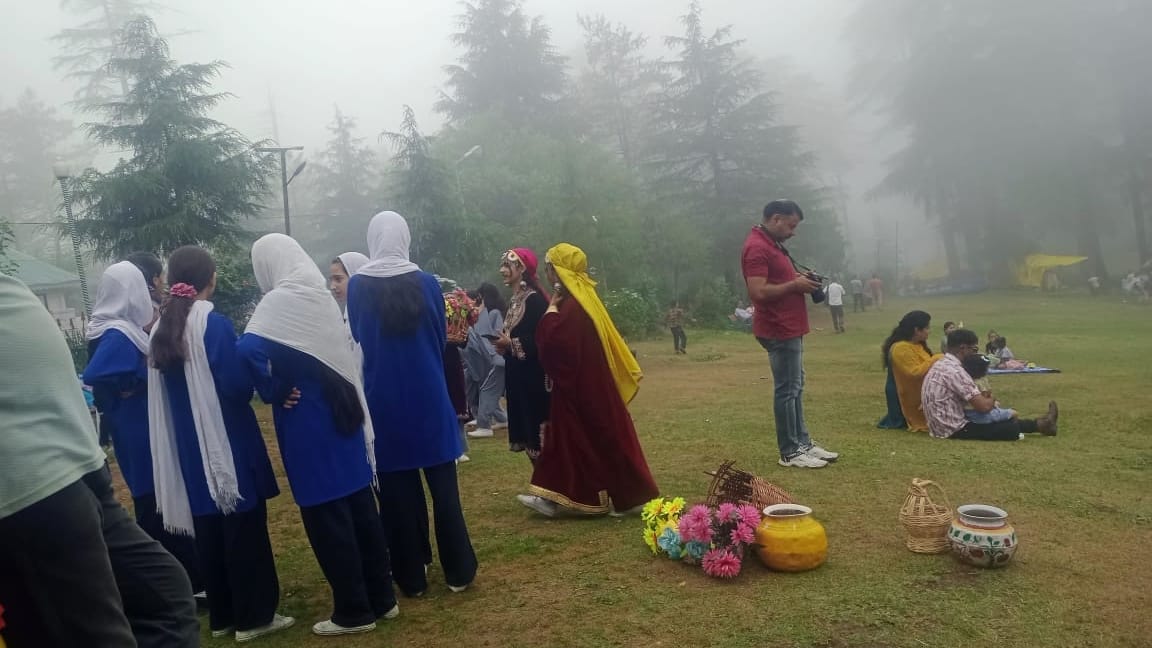jammu udhampur  Patnitop Weather : First fog of monsoon season in tourist spot Patnitop